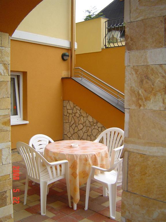 Janus Apartman Sárvár Szoba fotó
